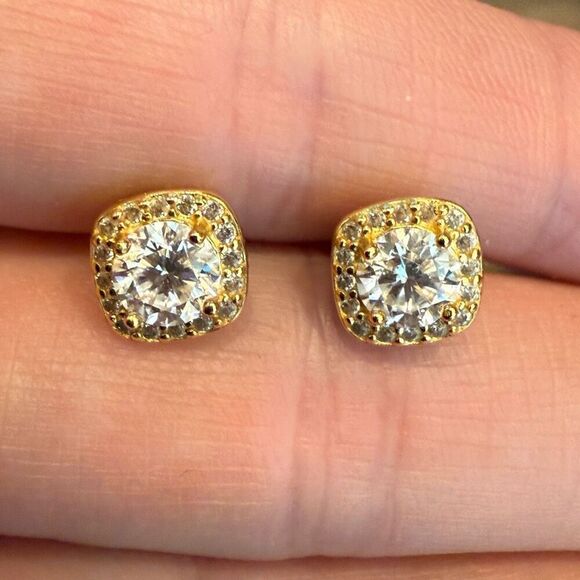 Moissanite Stud Dainty Gold Vermeil Square Earrings 1ctw - Picture 1 of 5